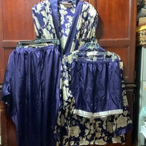 Adonna Woman Vintage plus size 3X Floral 5 piece sleeping set robe and pajamas